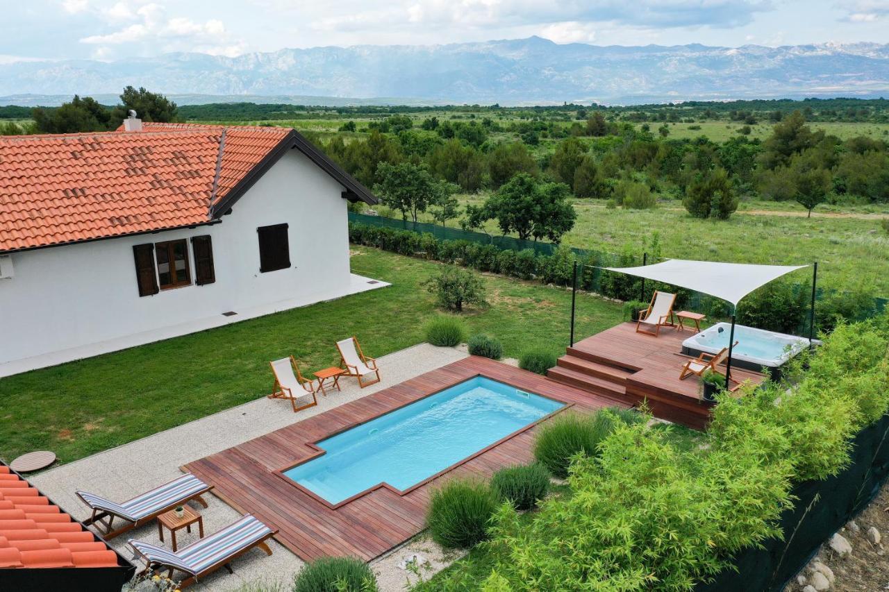 Villa Ena With Pool & Jacuzzi Donji Kasic Ngoại thất bức ảnh