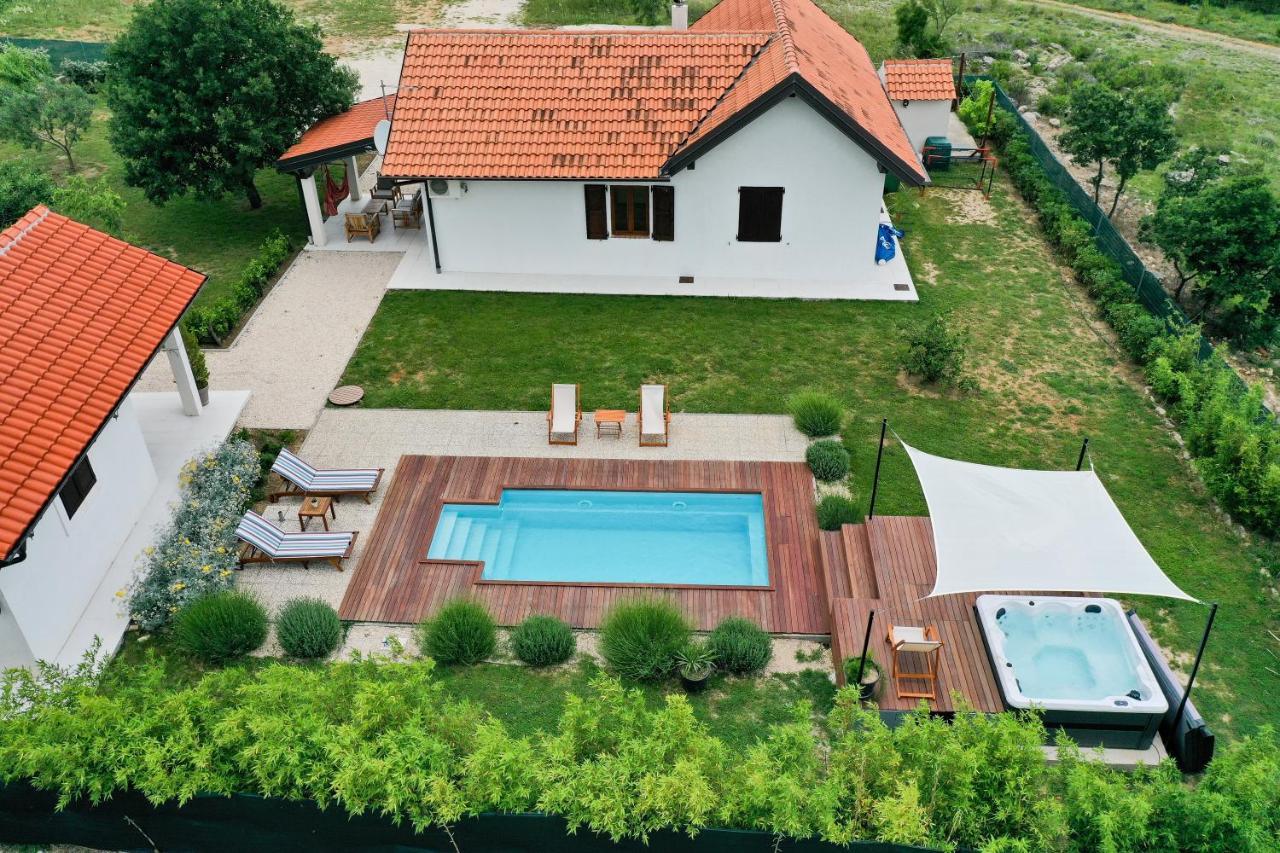 Villa Ena With Pool & Jacuzzi Donji Kasic Ngoại thất bức ảnh
