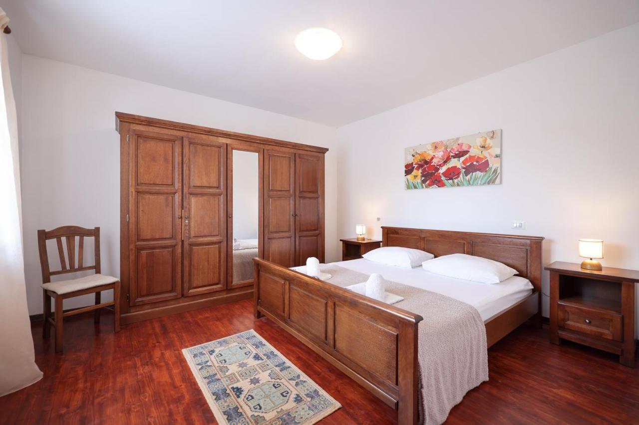 Villa Ena With Pool & Jacuzzi Donji Kasic Ngoại thất bức ảnh
