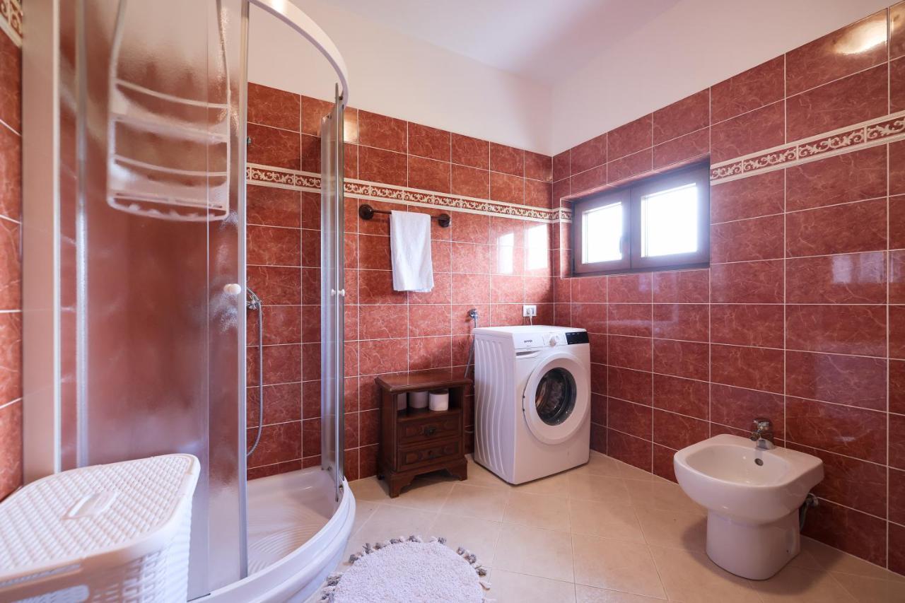 Villa Ena With Pool & Jacuzzi Donji Kasic Ngoại thất bức ảnh