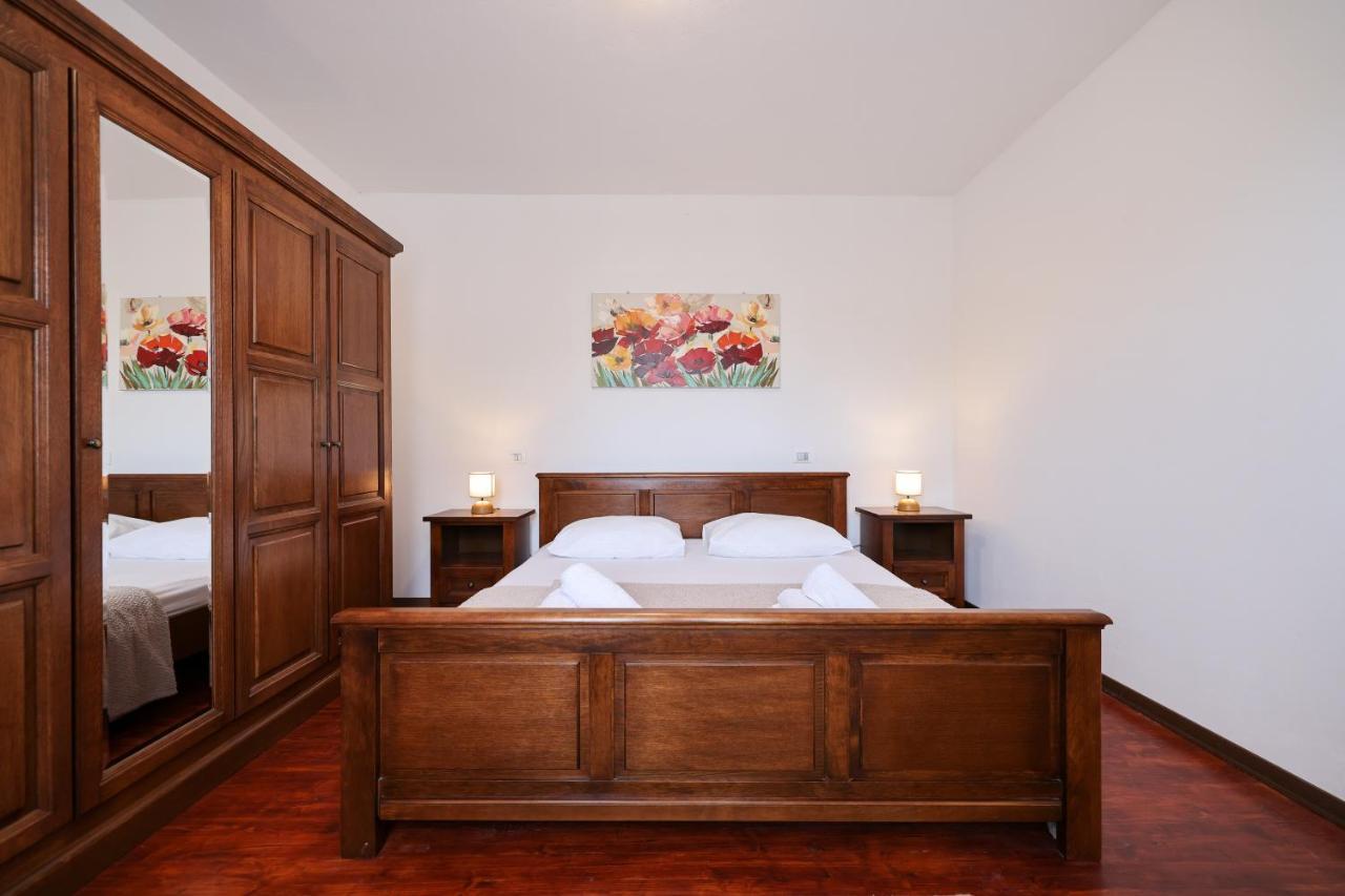Villa Ena With Pool & Jacuzzi Donji Kasic Ngoại thất bức ảnh